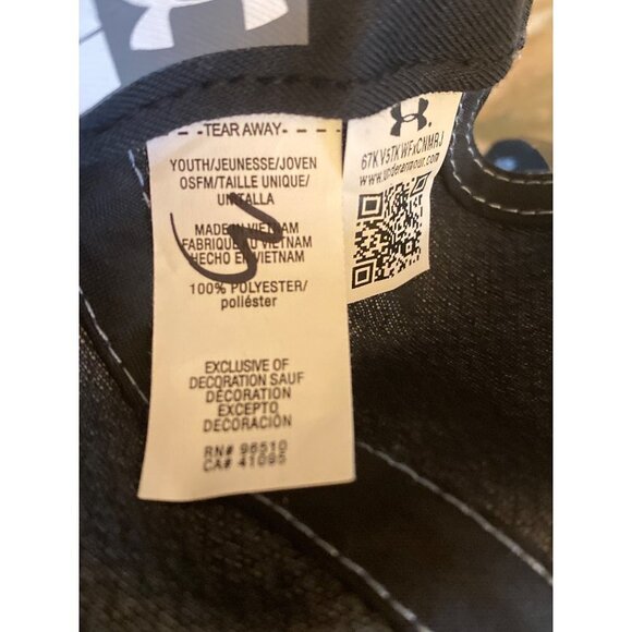 NWT Under Armor Youth Gray Animal Print Stretch Cap Hat One SIze - Picture 8 of 8